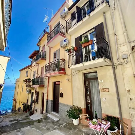 Сasa de vacaciones La Casetta In Centro - Holiday House Scilla