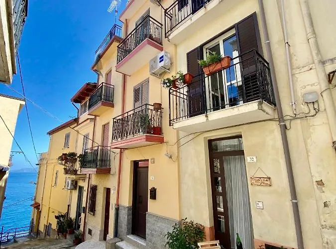 Casa de Férias La Casetta In Centro - Holiday House Scilla